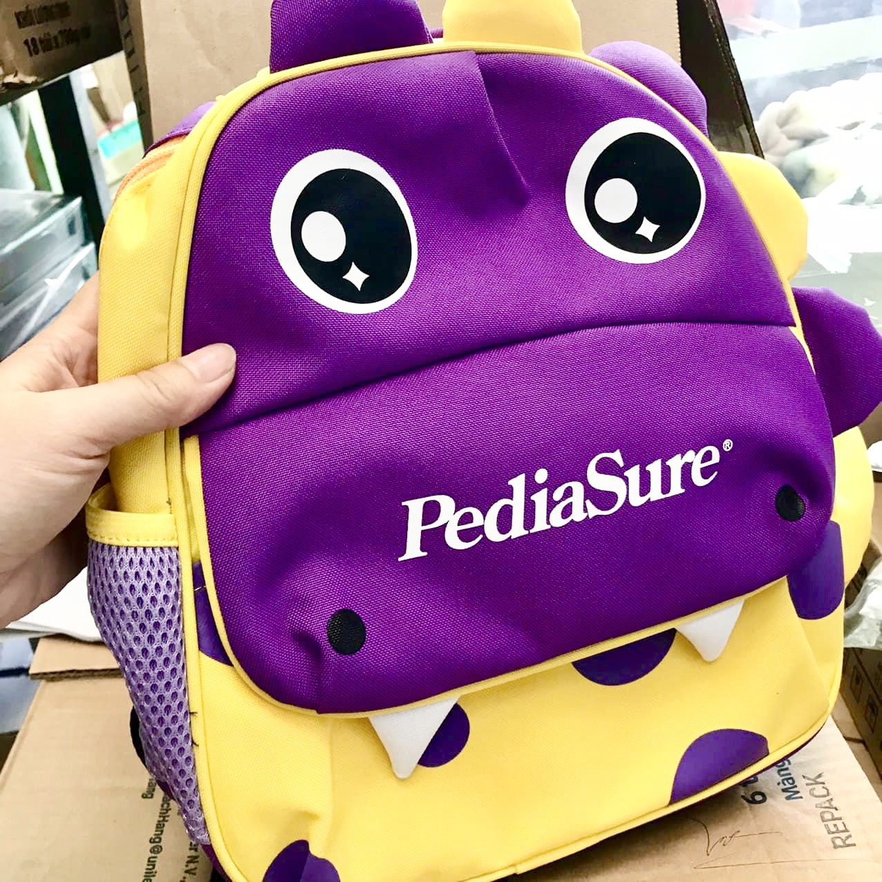 Ba lô khủng long Pediasure cho bé ( Lấy mẫu ngẫu nhiên)