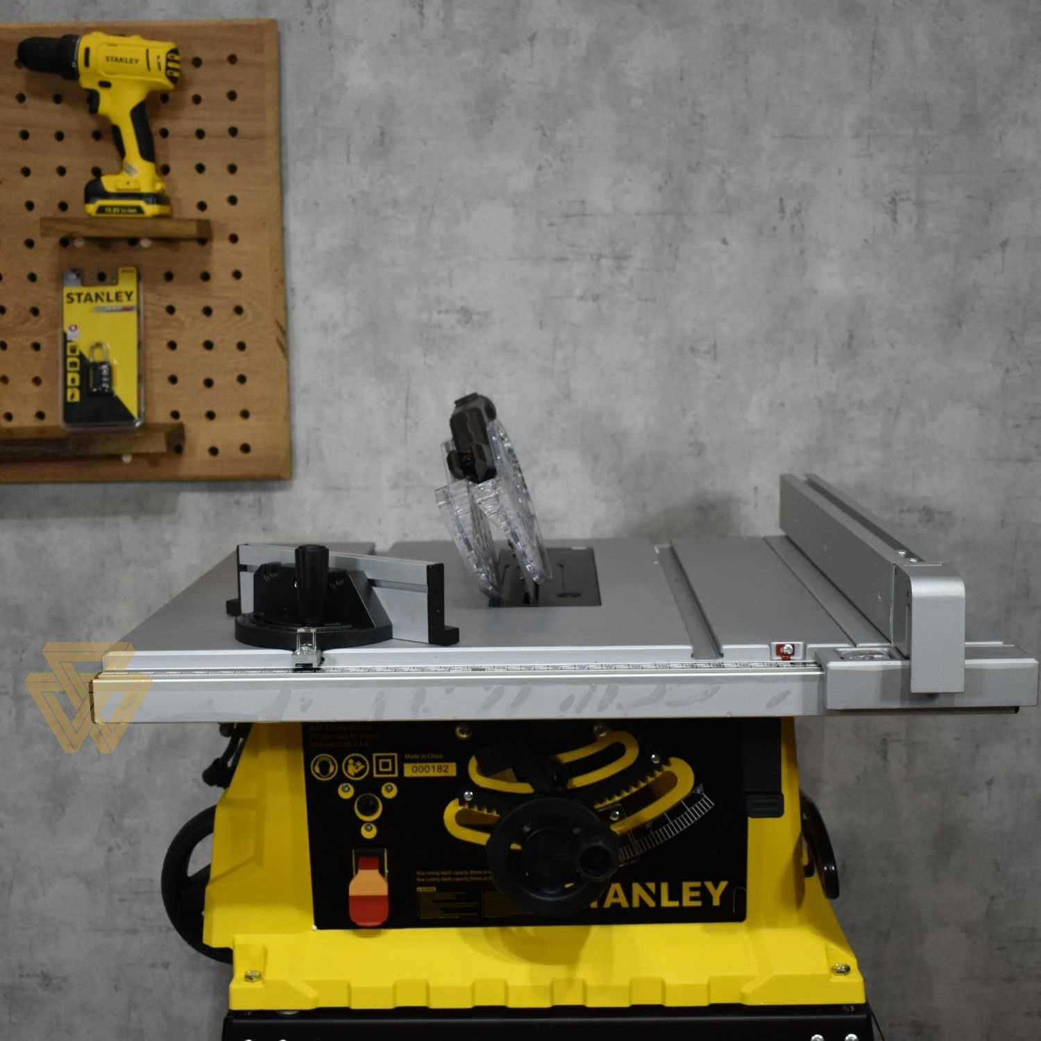 [HCM][Trả góp 0%] Máy Cưa Bàn 1800W Stanley SST1801