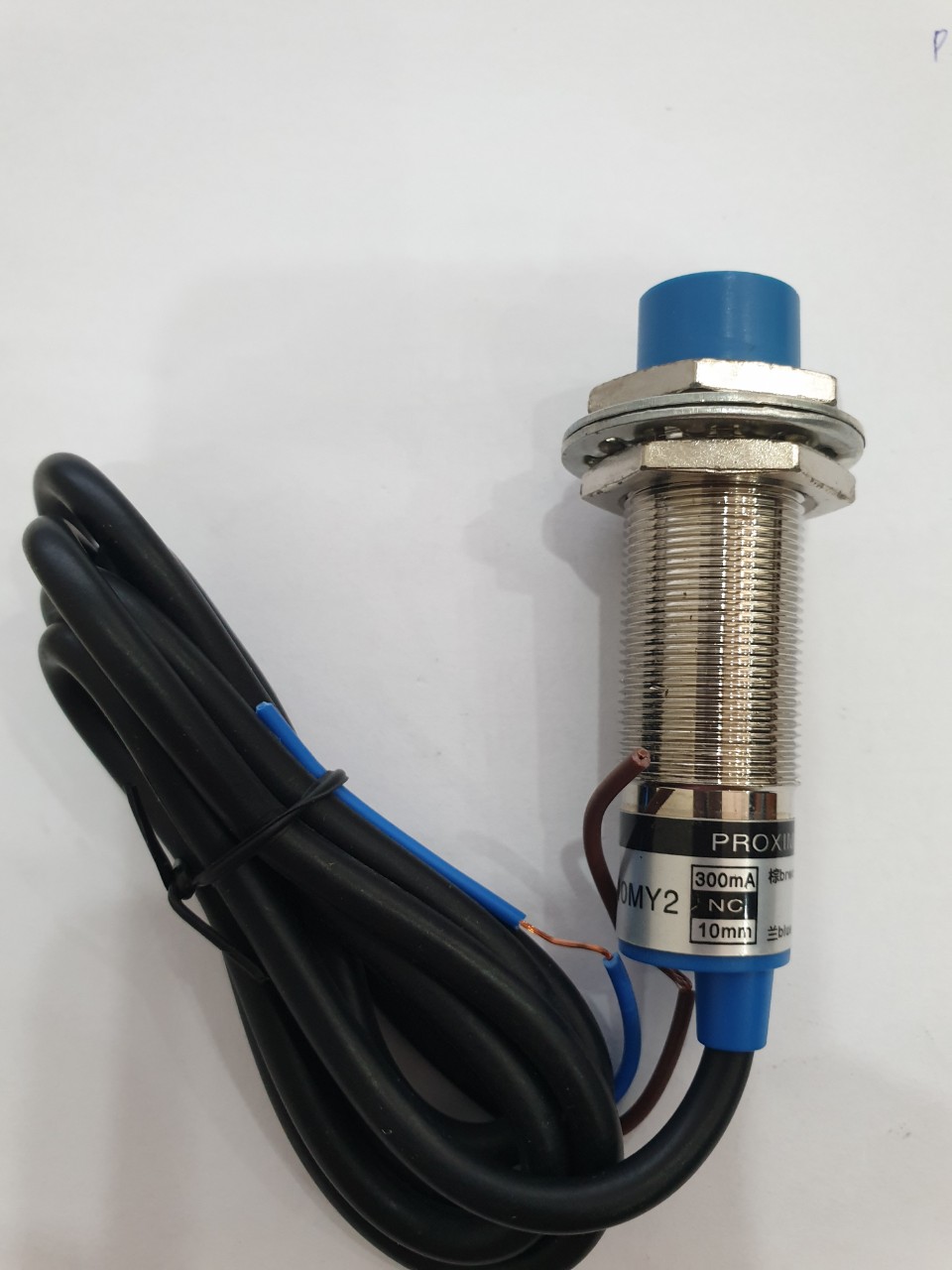 Cảm biến tiệm cận omron phi 18 e2e- x10my2 nc 90-250vac