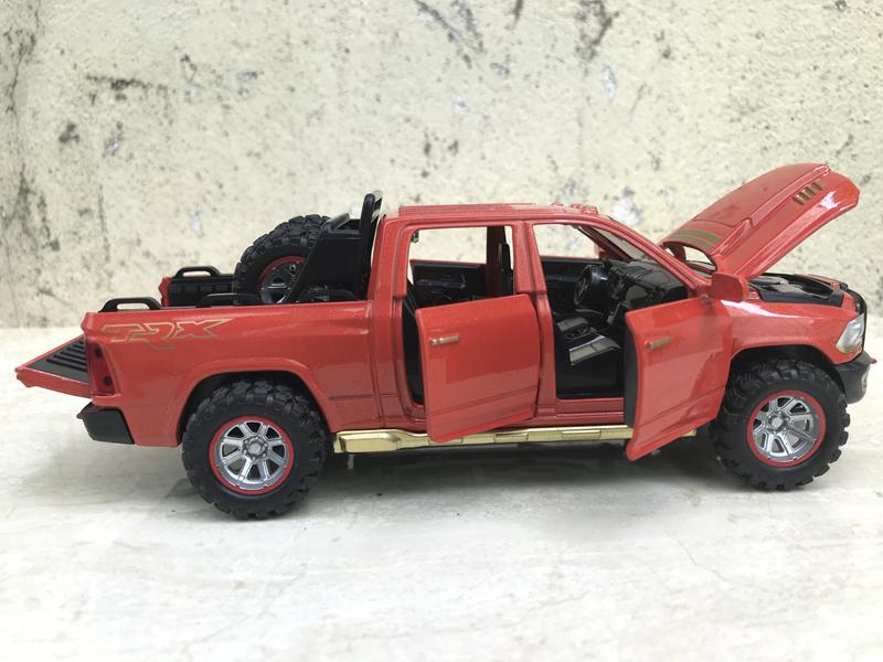 Mô hình xe PICKUP Dodge RAM 1500  - 1:32