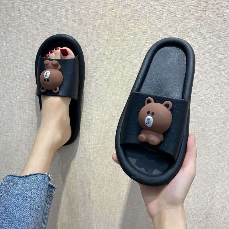 giày dép họa tiết mặt gấu