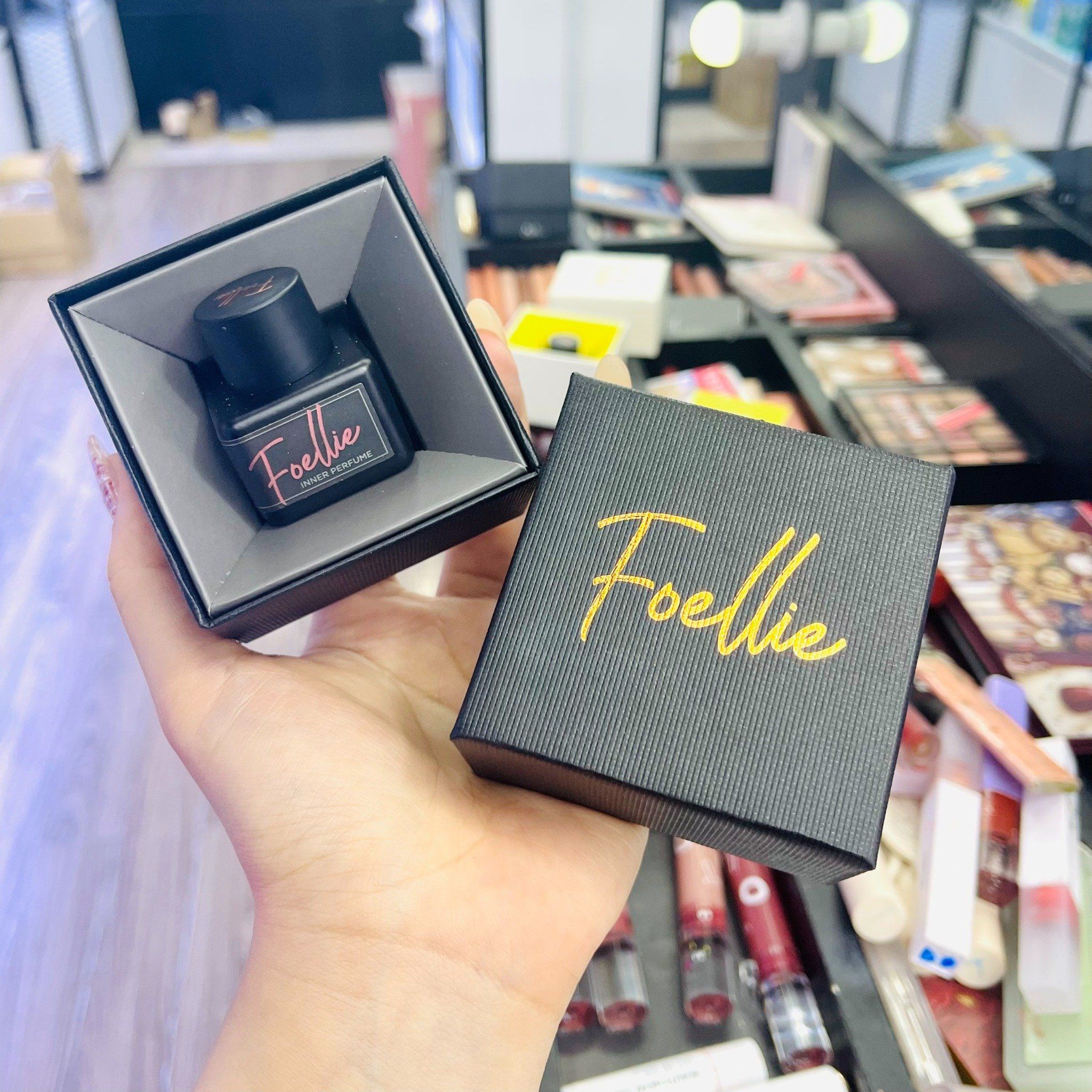 Combo 2 Chai Nước Hoa Vùng Kín Foellie Màu Đen Perfume 5ml, nước hoa vùng kín cô bé cao cấp chính hãng