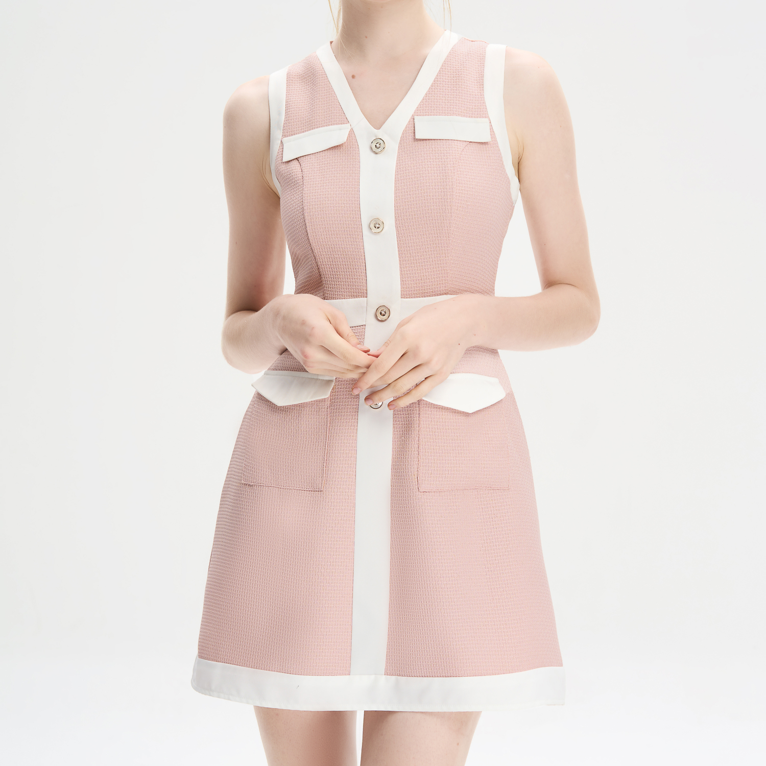 Đầm mini ôm bố phối viền trắng Maybi
