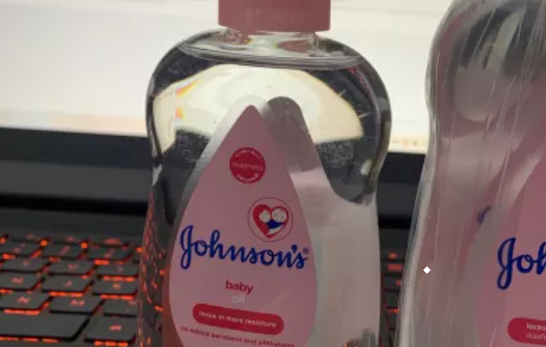 Dầu dưỡng ẩm mát xa Johnson ‘s Baby oil 200ml