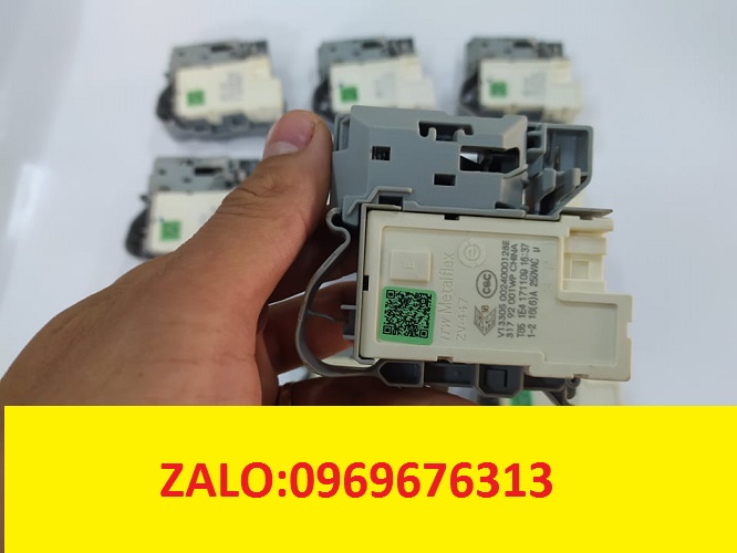 KHÓA CỬA MÁY GIẶT AQUA CÀI