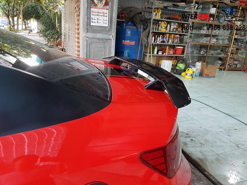 Đuôi gió có đèn xe Kia Cerato mộc