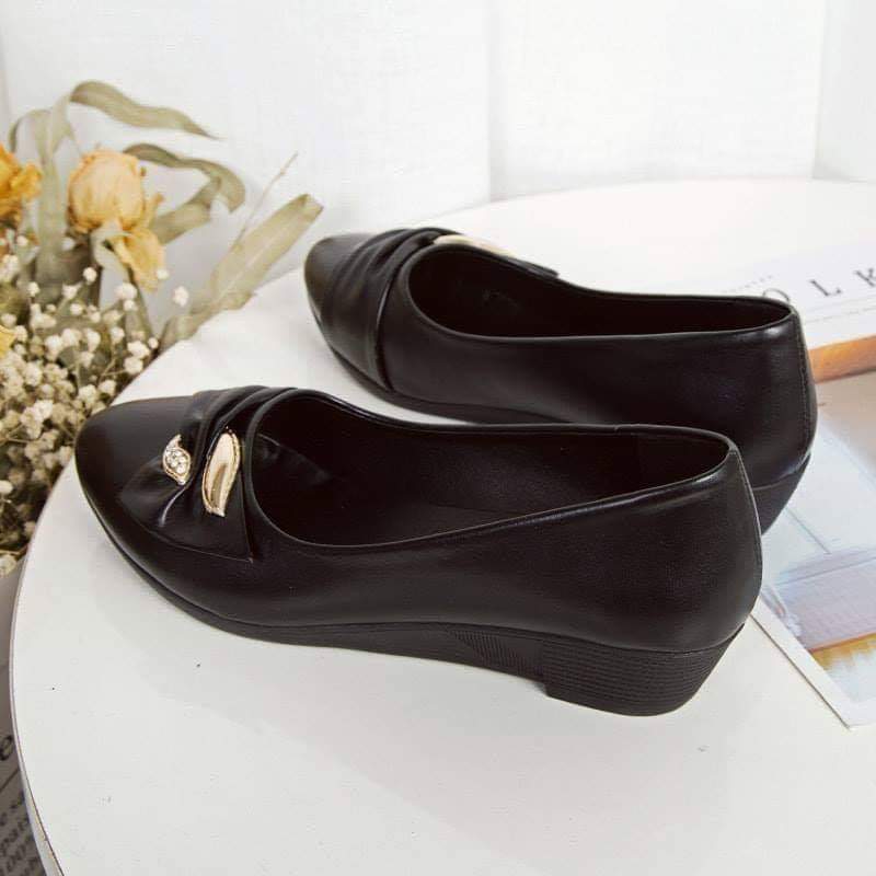 Giày bít mũi da mềm đế xuồng cao 3cm