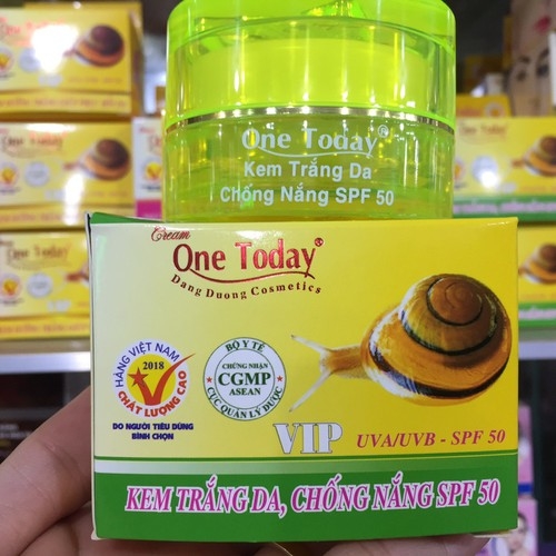 Kem dưỡng trắng da chống nắng one today vip 15g .