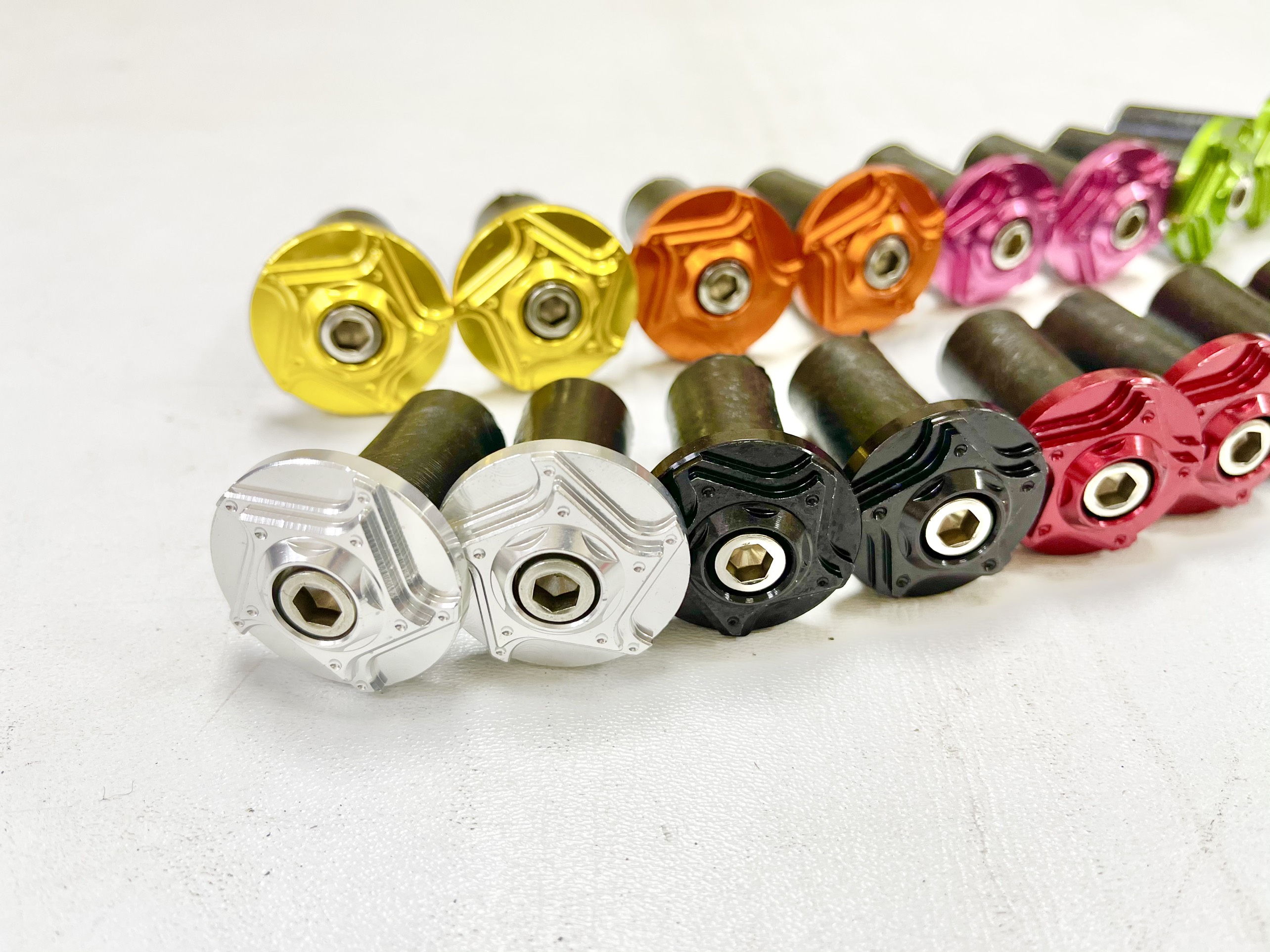 Gù Salaya dẹp CNC đủ màu