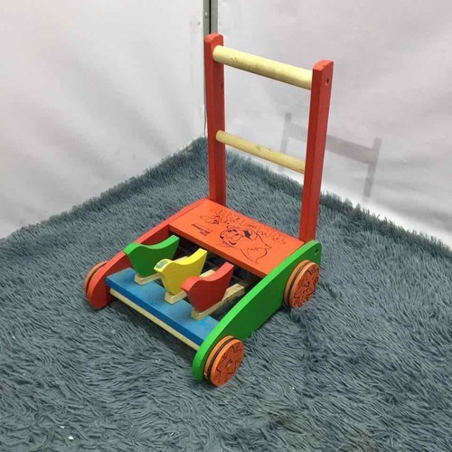 Xe tập đi 3 con chim