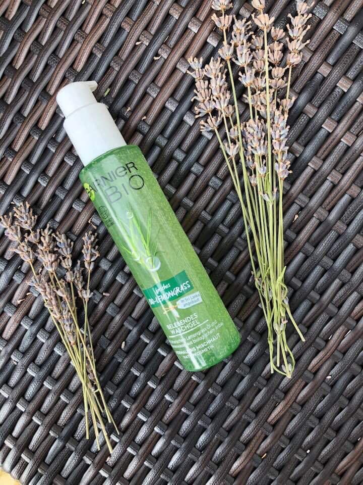Sữa rửa mặt Garnier Bio hữu cơ mix chanh xả - Nhập Đức