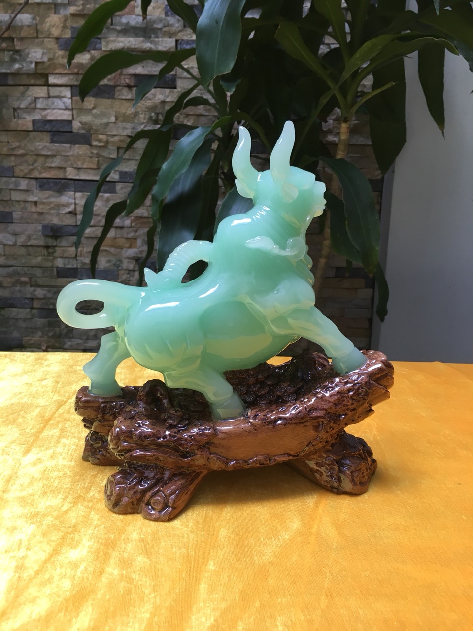 Tượng trâu vàng phong thủy như ý (Trâu cát vàng, Trâu ngọc xanh)