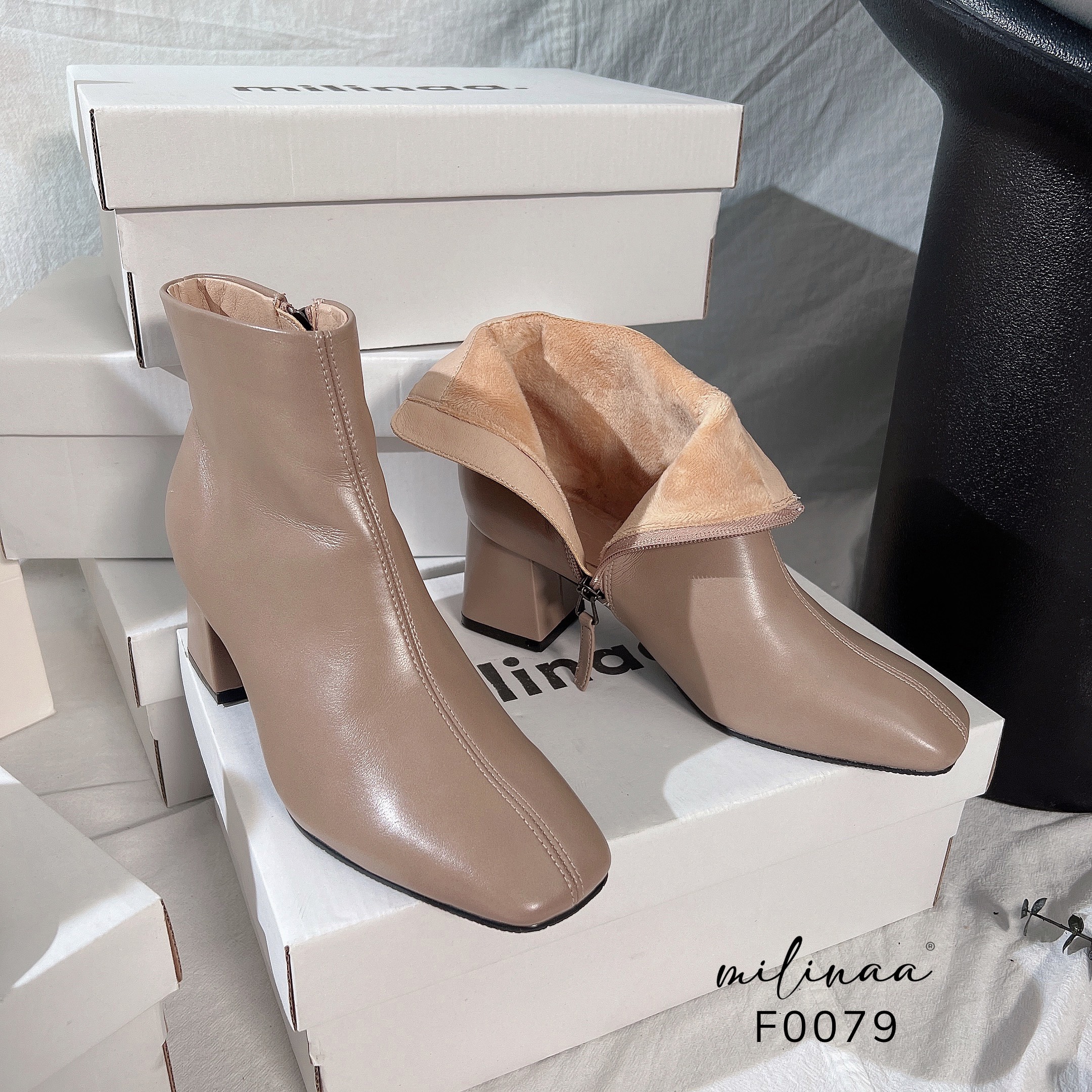 BOOTS DA MỀM GÓT VUÔNG KÉO TRONG F0079
