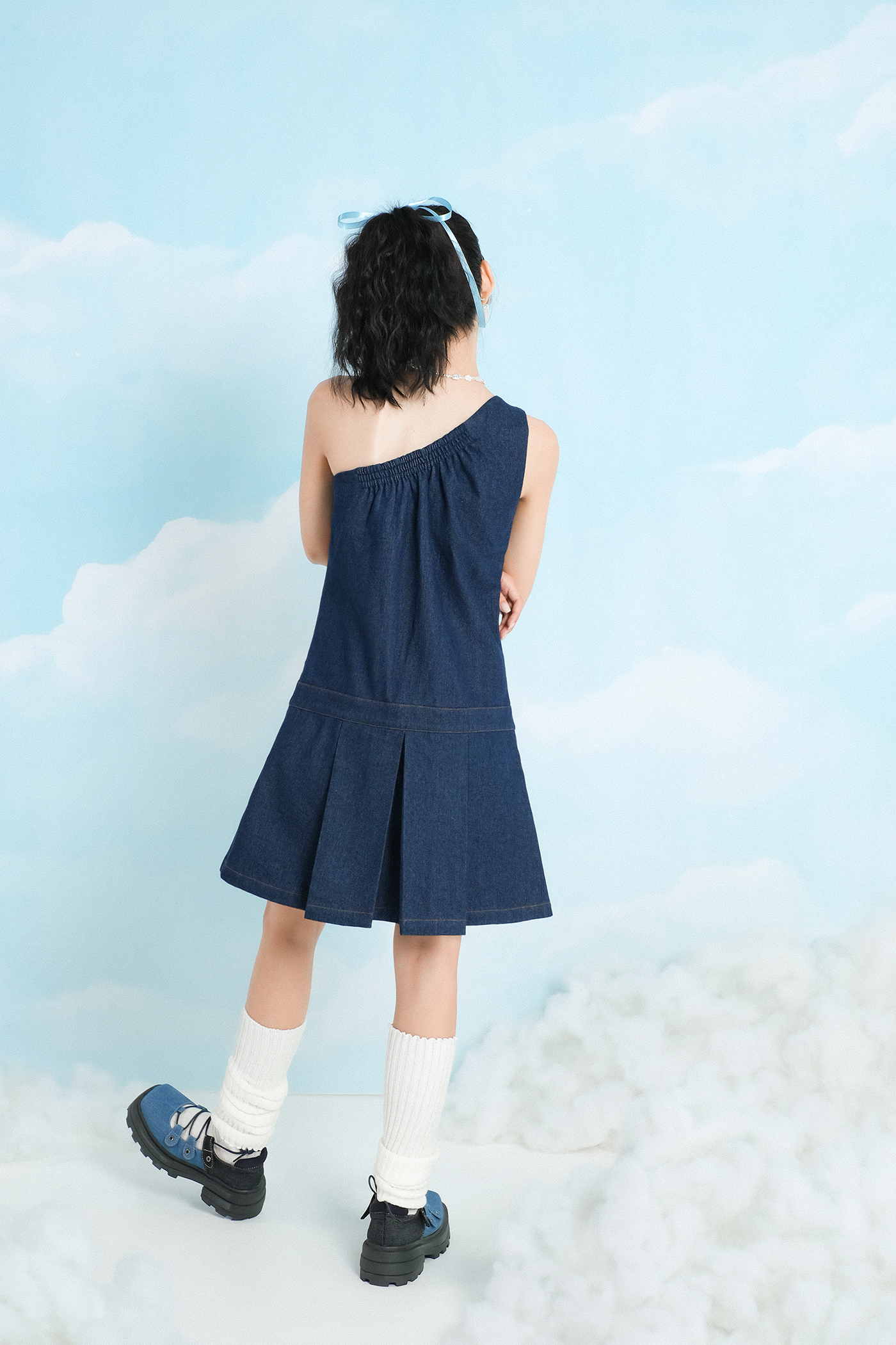 Double Moonshot - Đầm jeans lệch vai Deep sea
