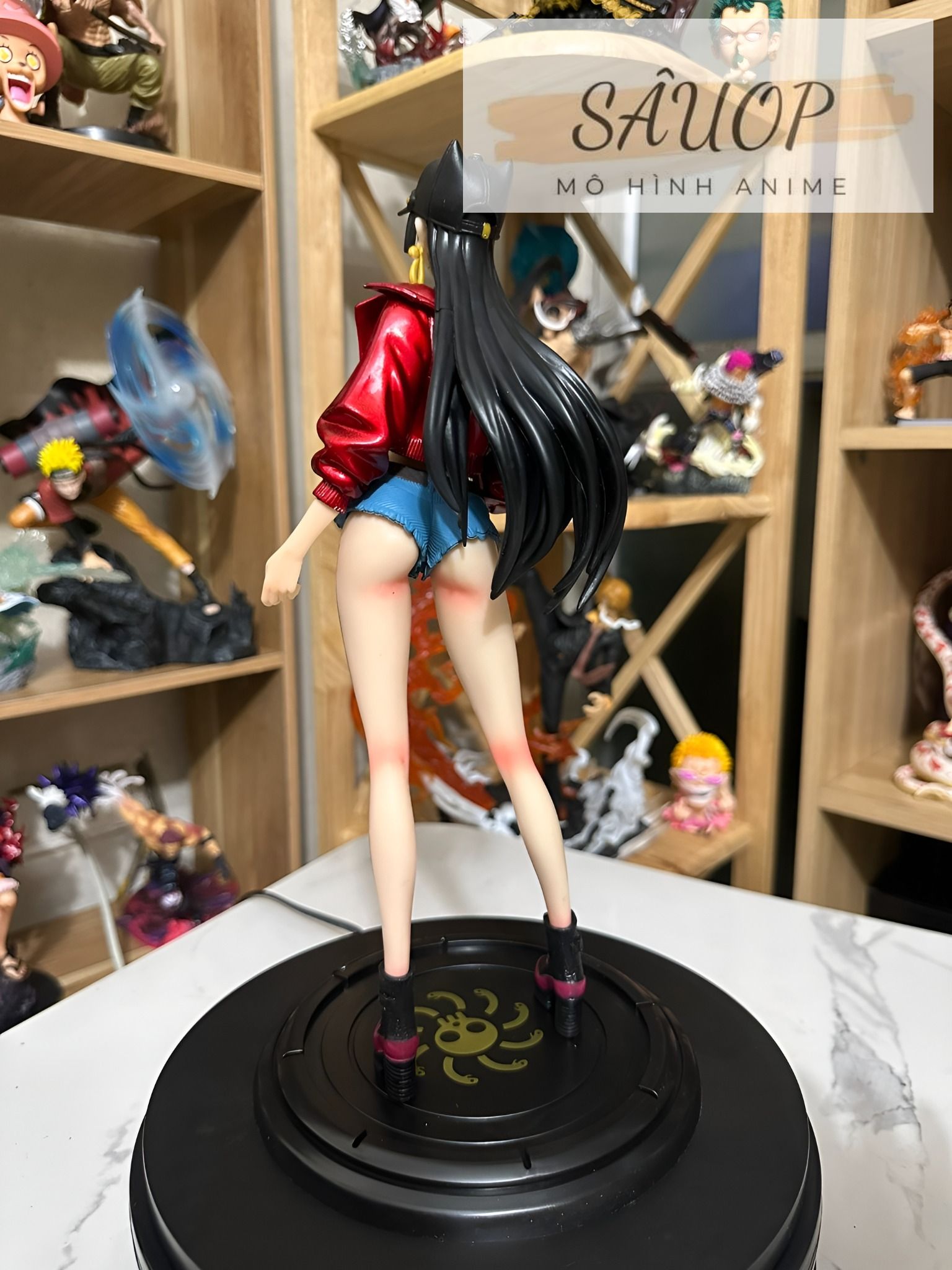 (Mô hình One Piece) Boa Hancock trong trang phục cá tính hiện đại (Cao 33cm)