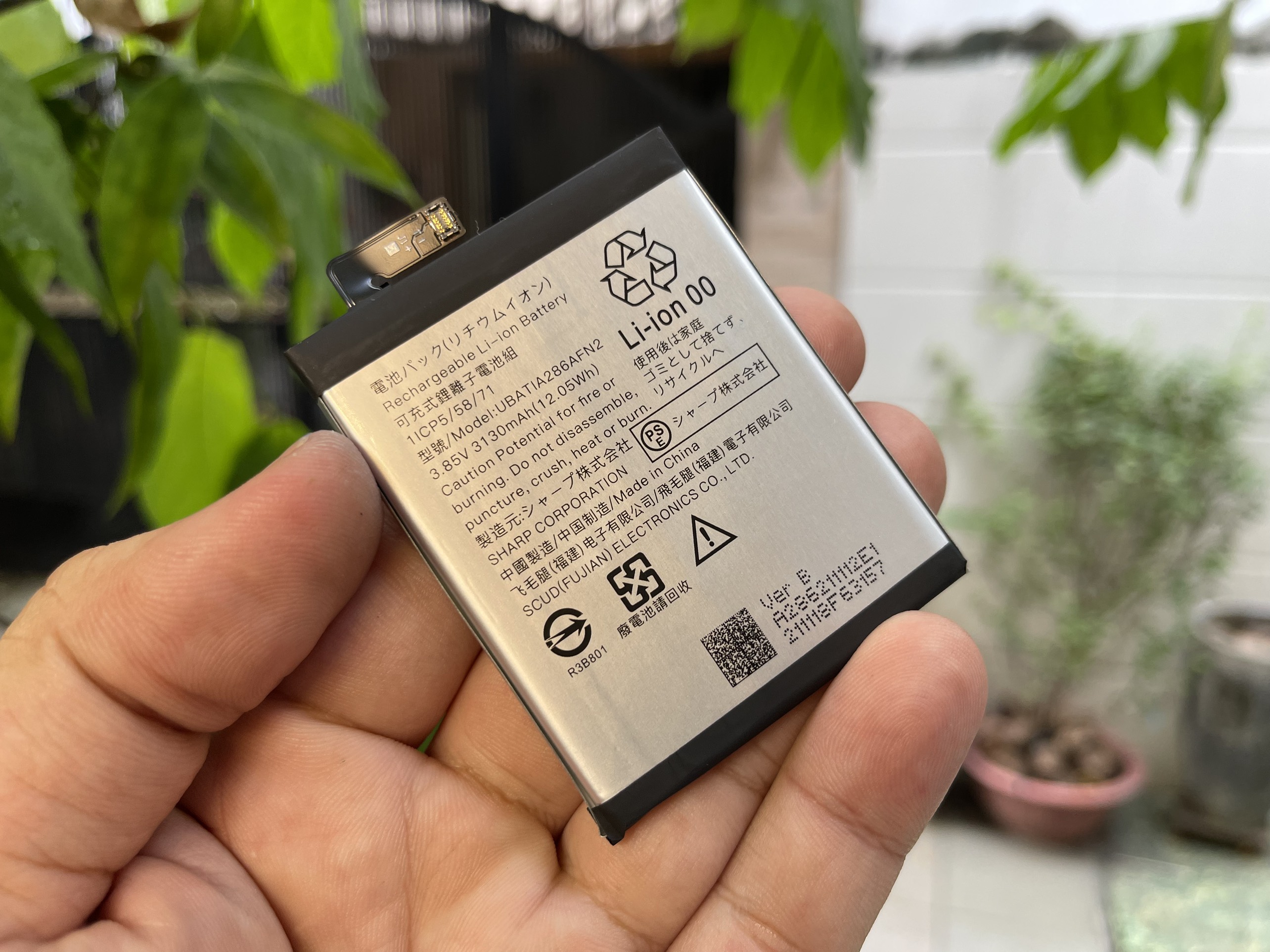 LK Pin điện thoại Sharp Aquos R2 chính hãng