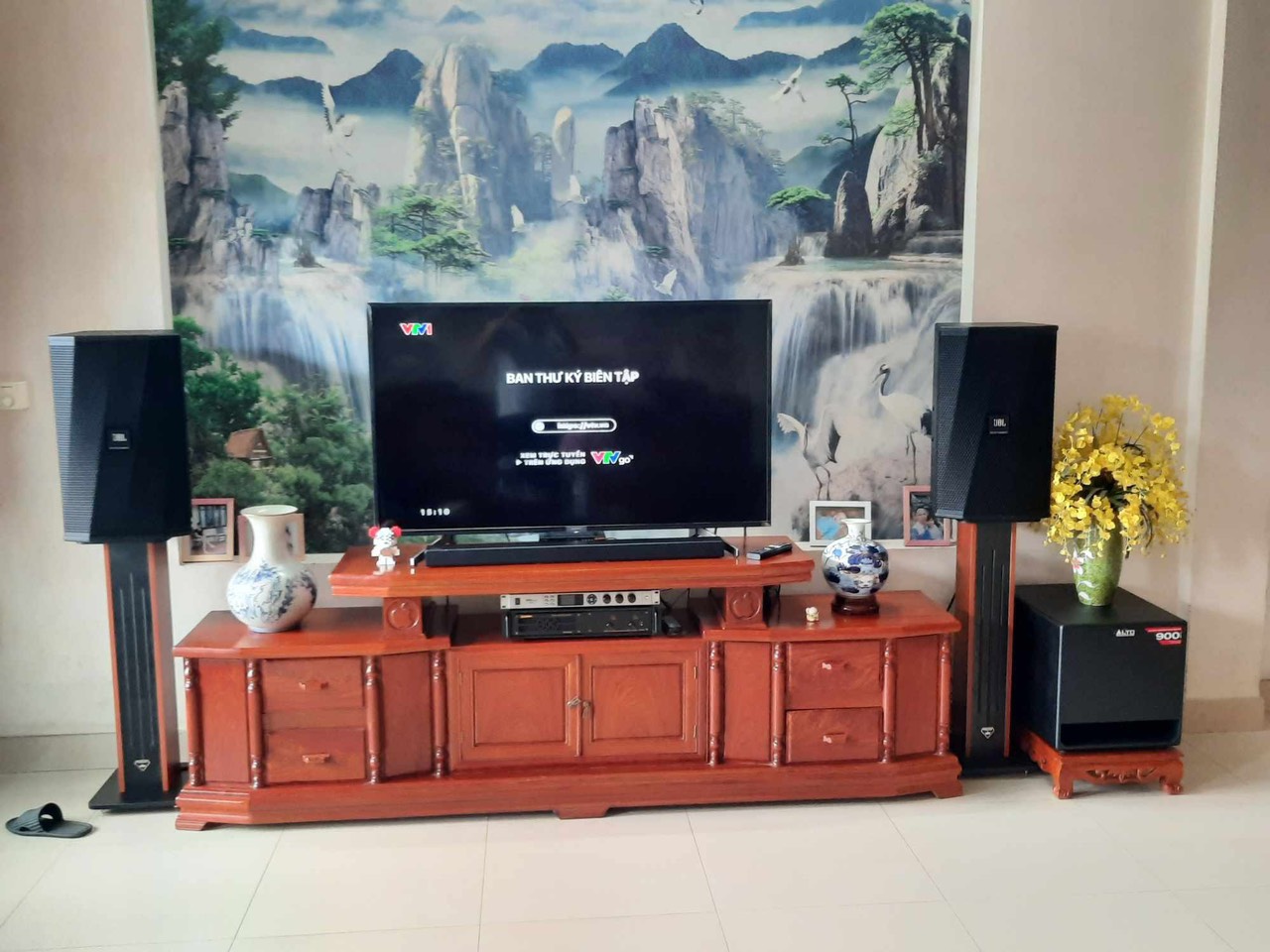 Chân loa karaoke Venza BM 85