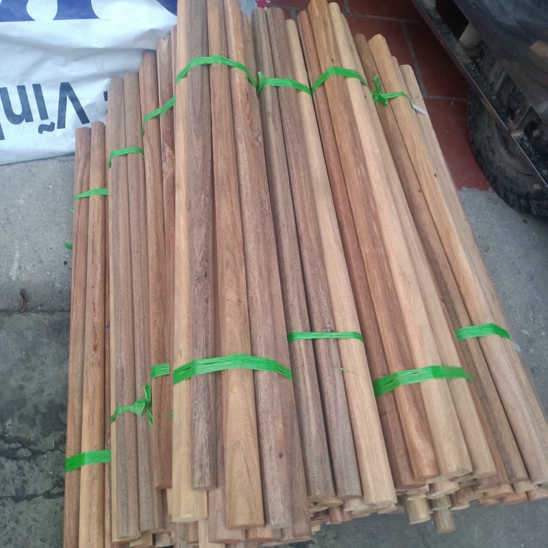 Cán cuốc làm vườn bằng gỗ lim , gỗ tràm bông vàng