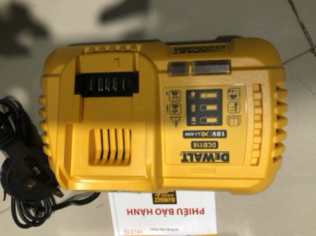 [HCM][Lấy mã giảm thêm 30%]Xạc dewalt 118 220 v