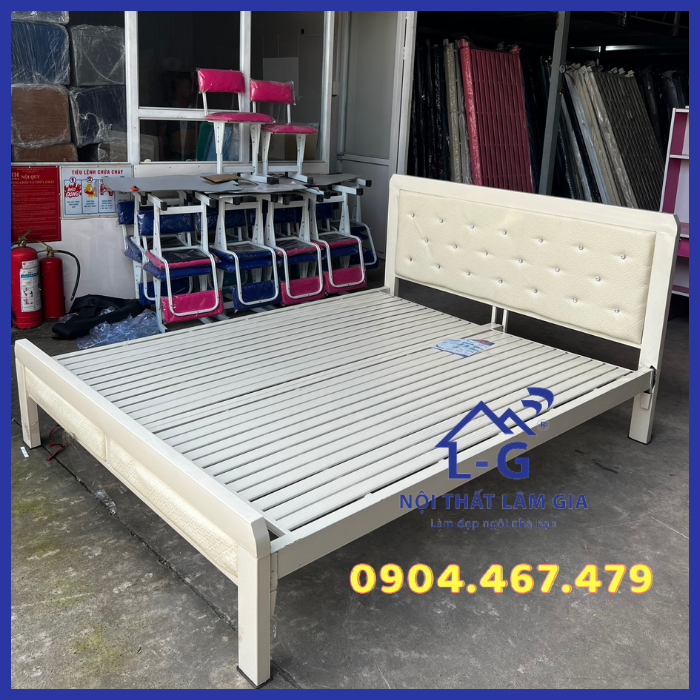 Giường sắt màu kem hộp 4x8 siêu bền [Freeship HCM]