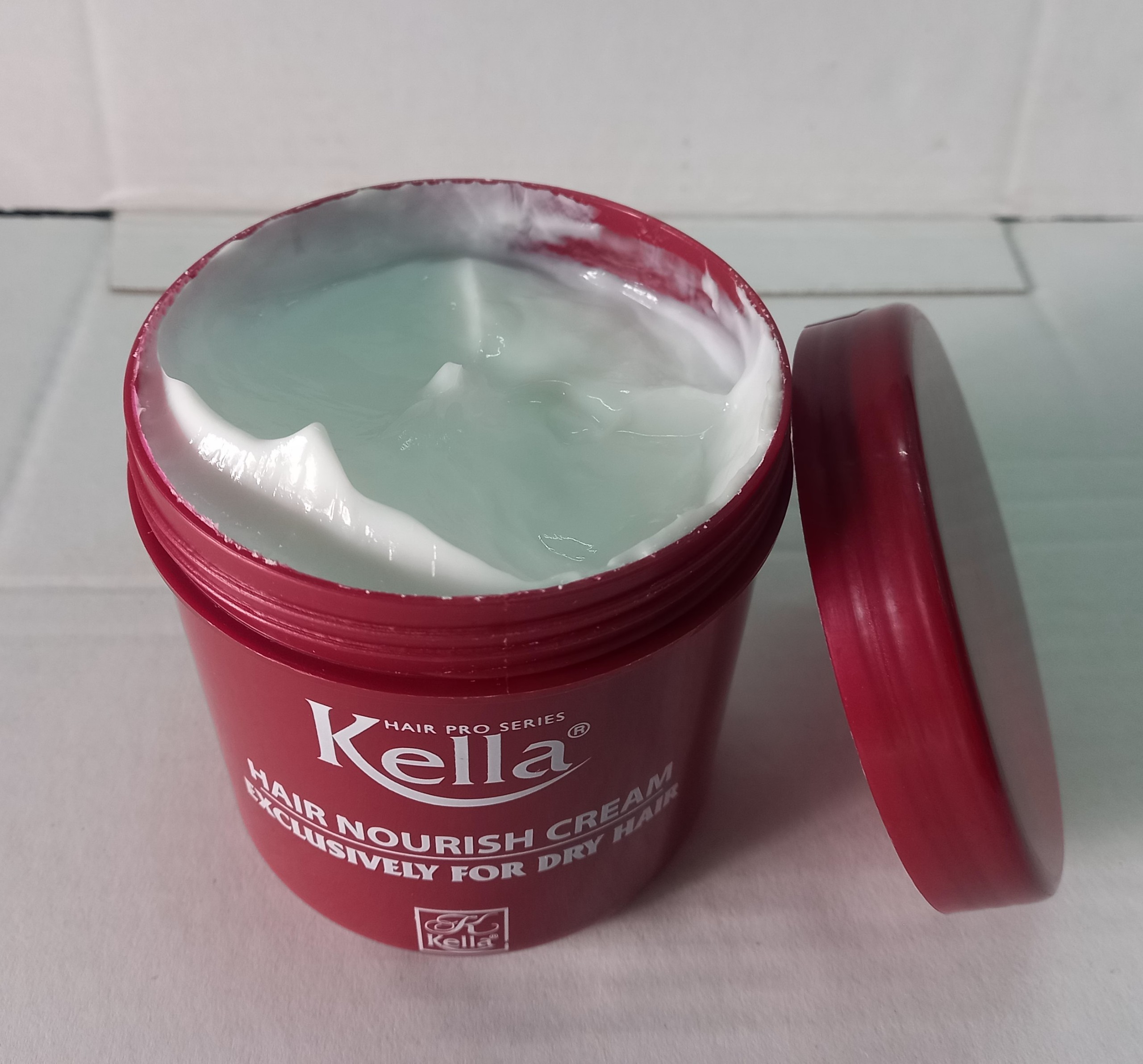 Steaming hair conditioner for smooth, shiny hair Kella 500ml, imported from Italy, has no harmful chemicals that affect users' health