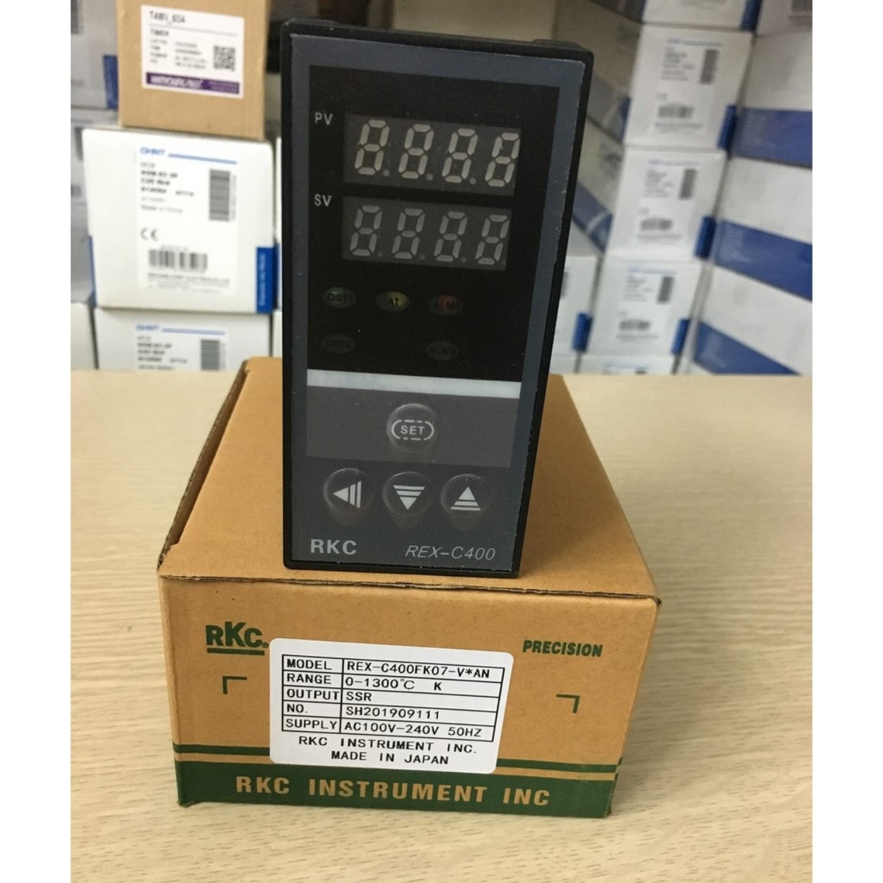 Đồng hồ nhiệt độ rkc rex-c400, output ssr