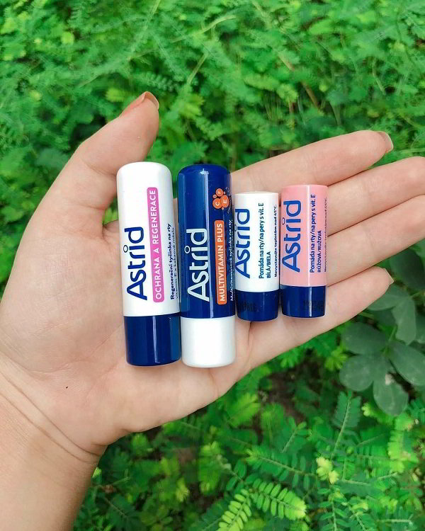 Son Dưỡng Môi Mỡ Hươu Astrid Lip Balm