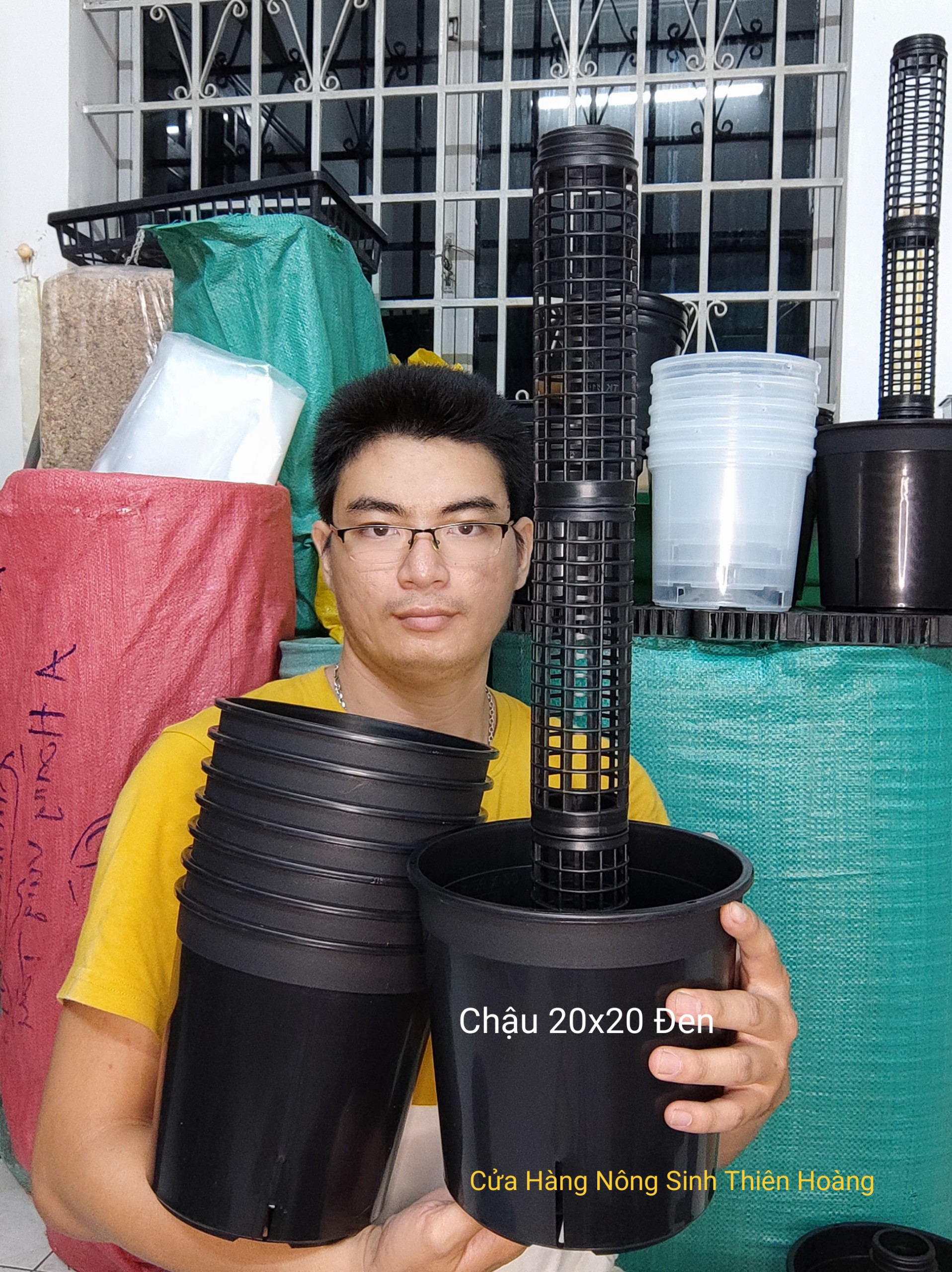 [1 cái & 10 cái] Chậu Nhựa Đen 20x20 cm (Không bao gồm trụ nối)