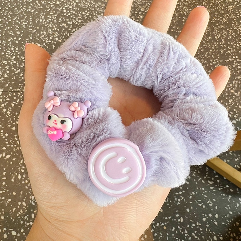 Cột tóc lông màu tím con vật đáng yêu