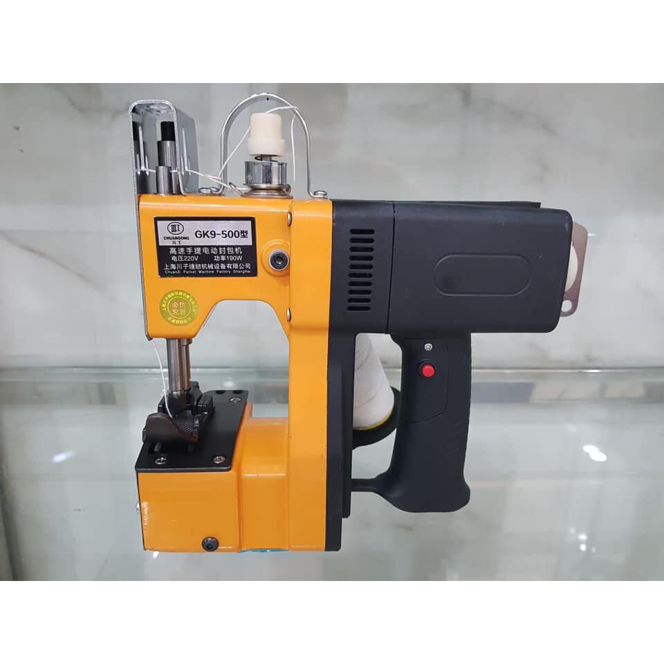 1 cái máy may bao GK9-5000 cầm tay cao cấp