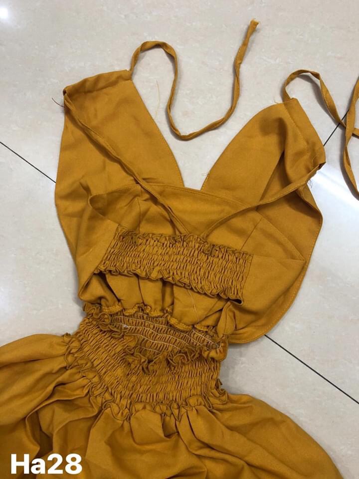 Đầm maxi yếm hở lưng bèo chân