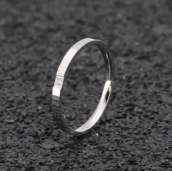 Nhẫn Titan Ko Đen 1 Viên đá Chìm TT 0411