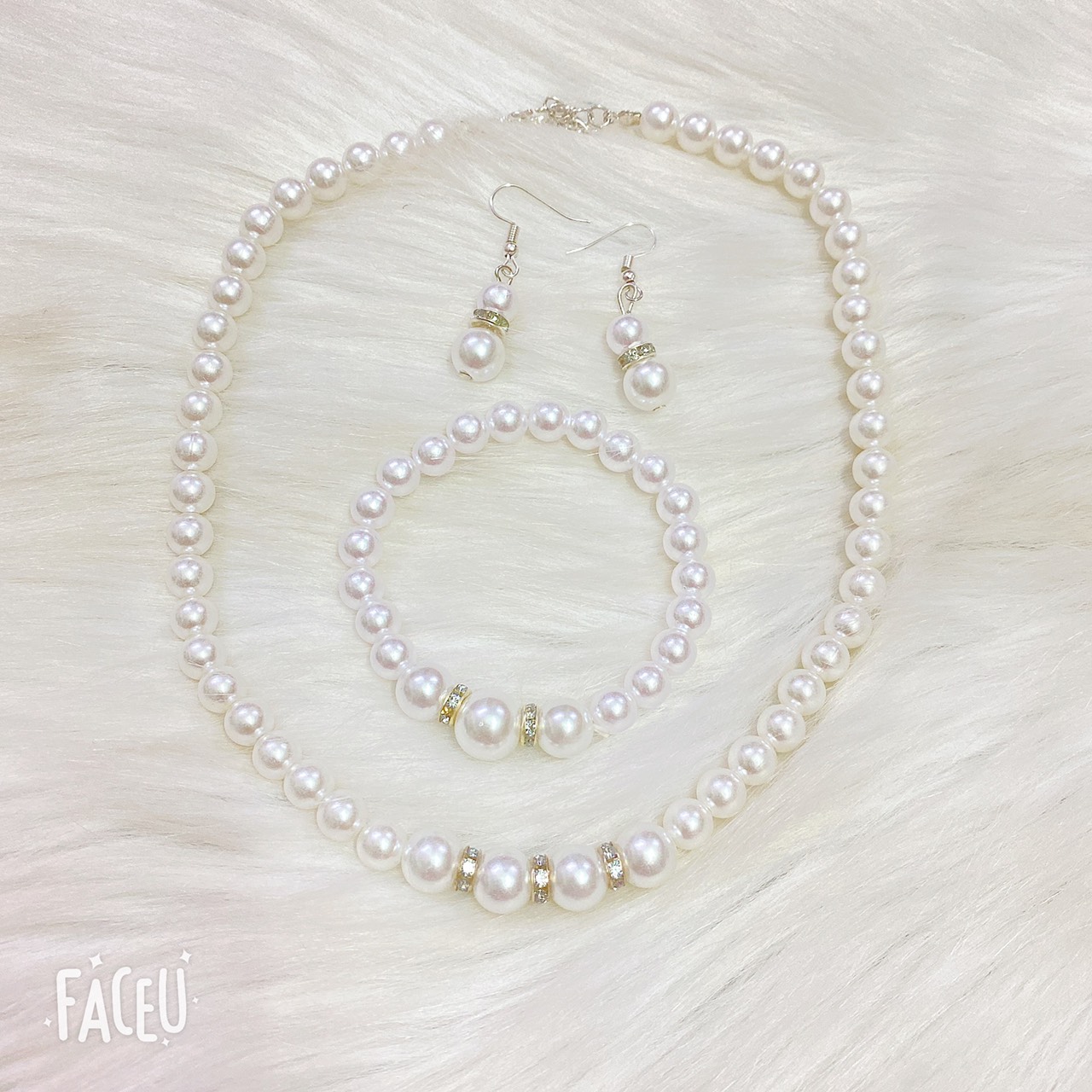 Bộ bà ba vải lụa tay loe cúc bọc cho mẹ và bé gái