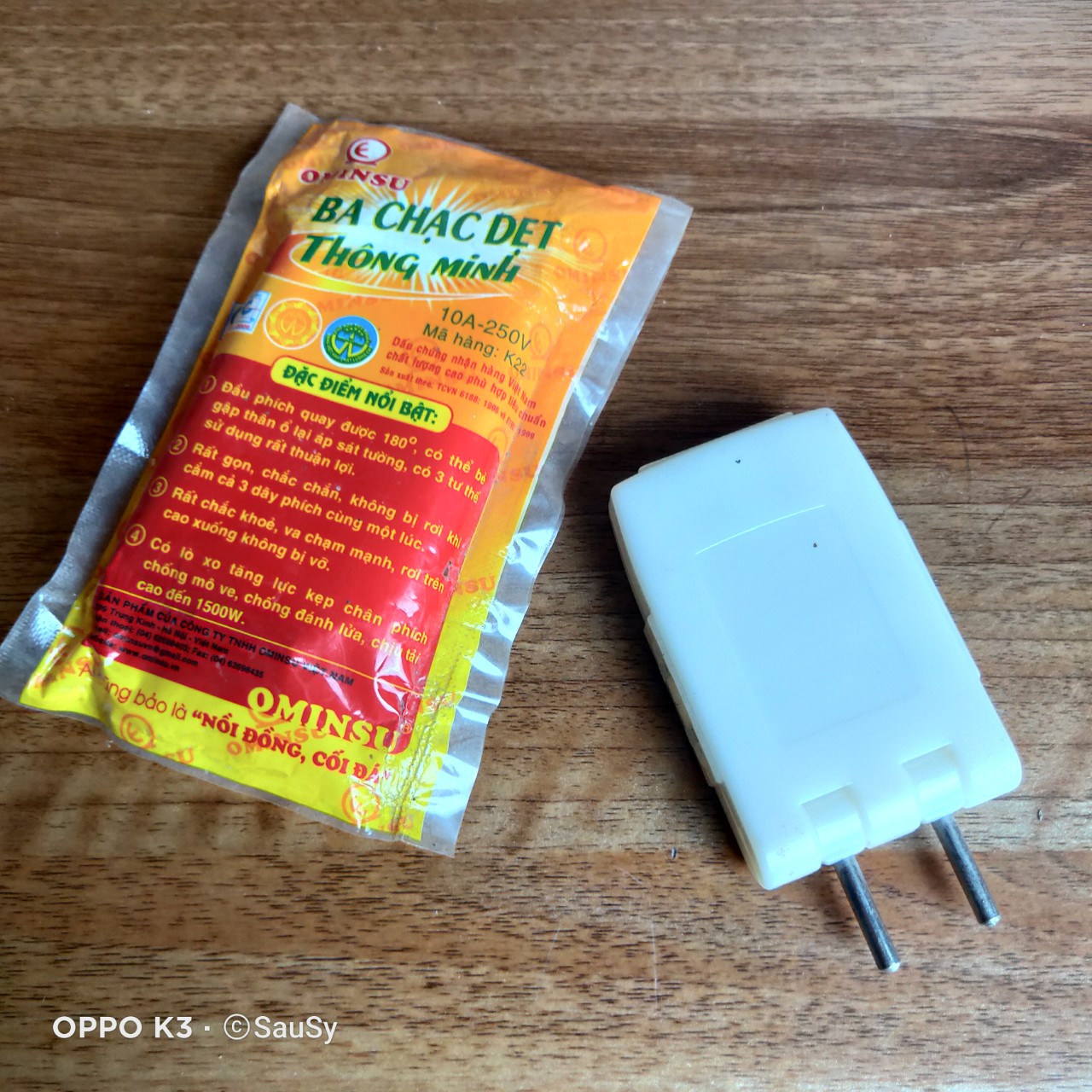 Ổ cắm 3 chạc dẹt Ominsu sẵn 3 lỗ cắm và chân phích