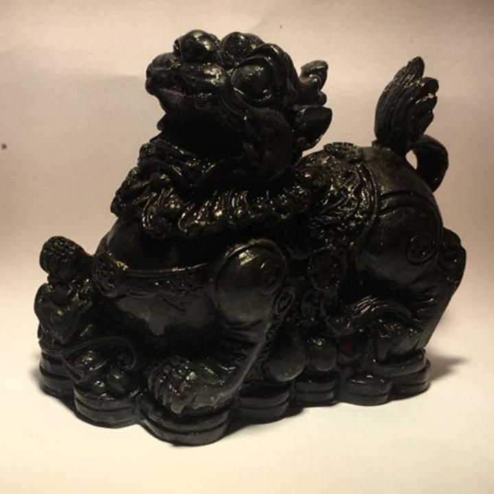Tượng tỳ hưu Phong thủy màu đen mang tài lộc may mắn