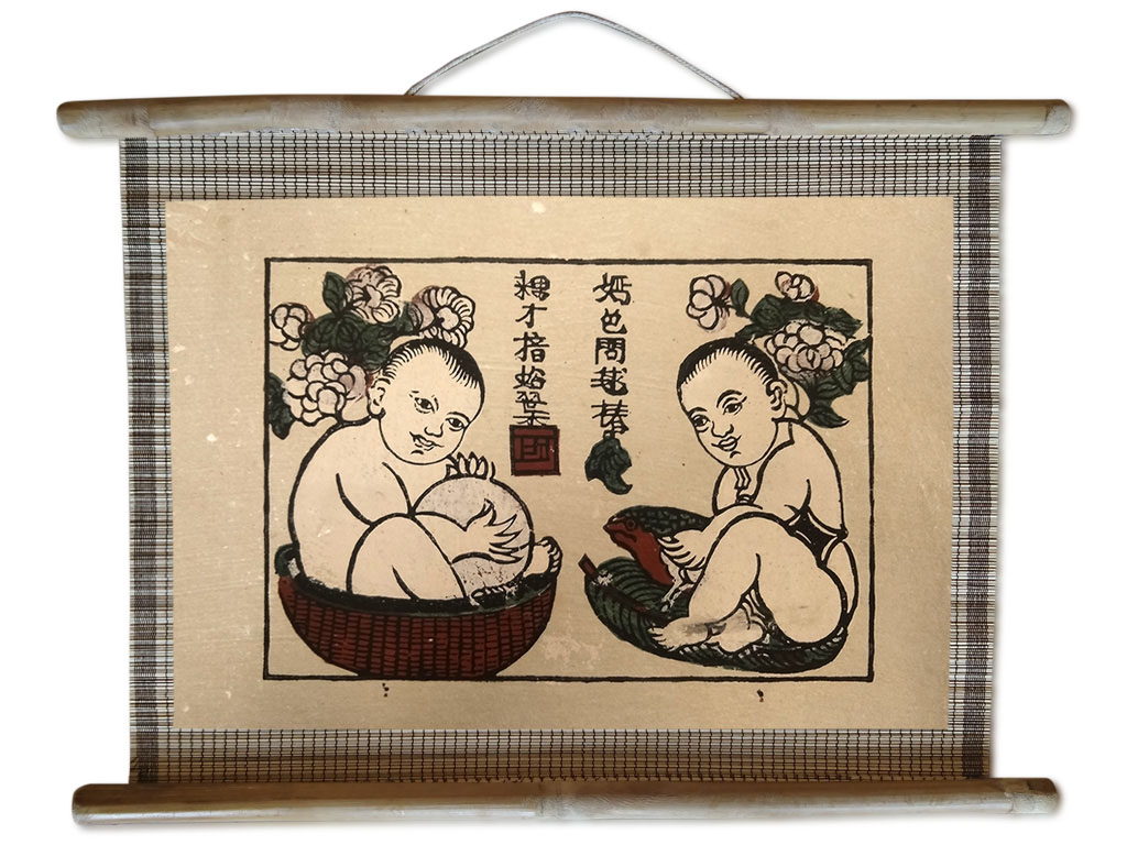 Tranh Dân Gian Đông Hồ Em Bé Ôm Bóng Ôm Cóc
