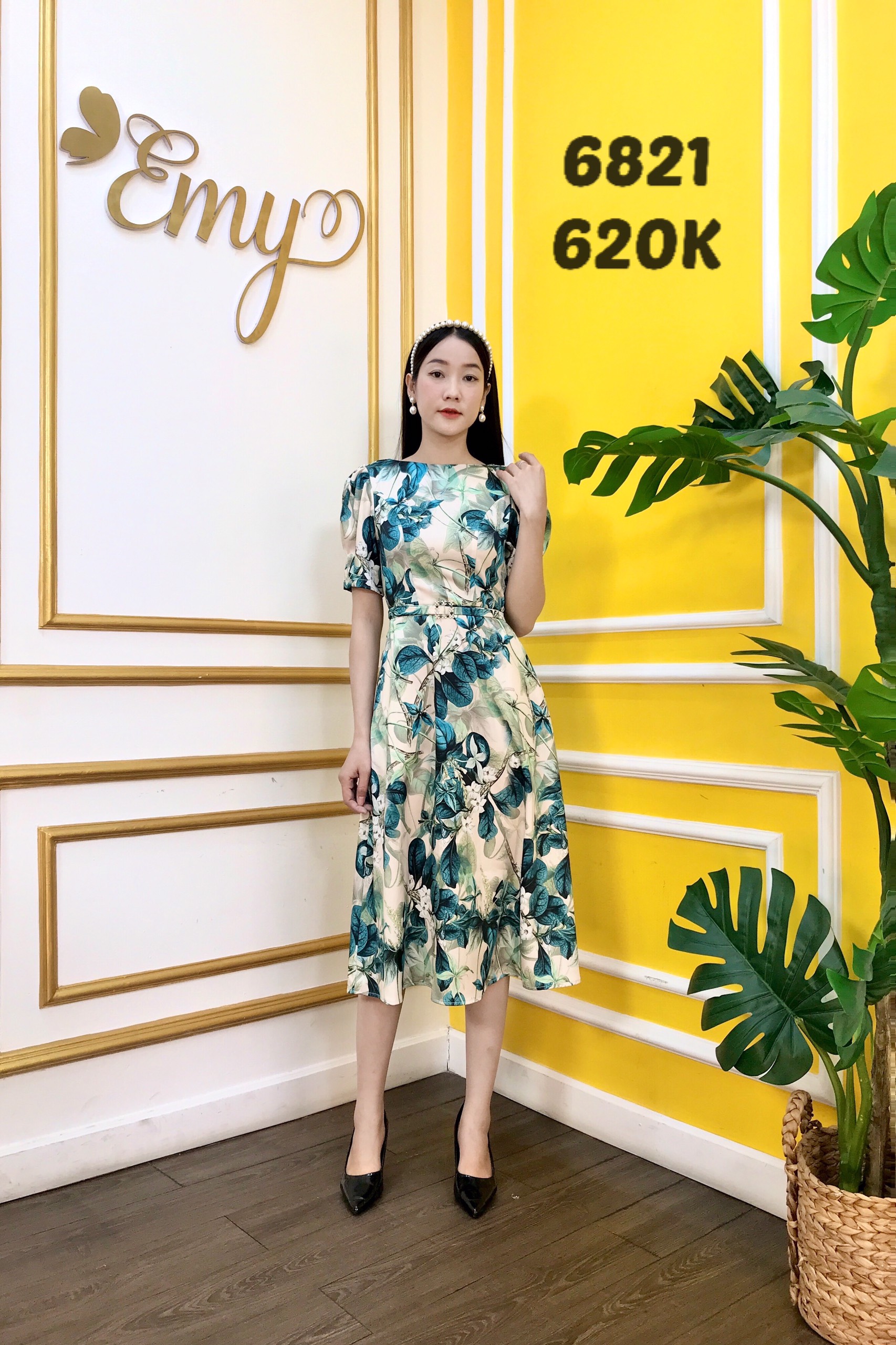 Đầm EMY EM6821 Xoè Cổ Thuyền