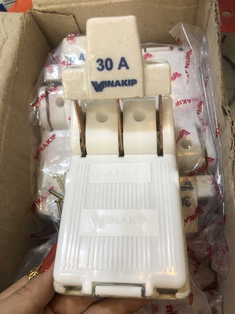 Cầu Dao Điện 3P 30A/600V - Vinakip