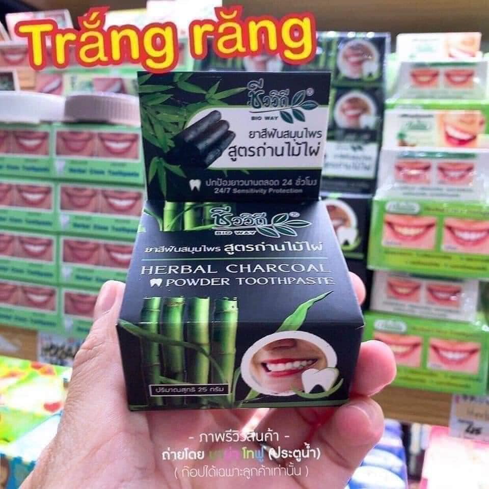 Bột Than tre trắng răng HERBAL CHARCOAL của Thái Lan