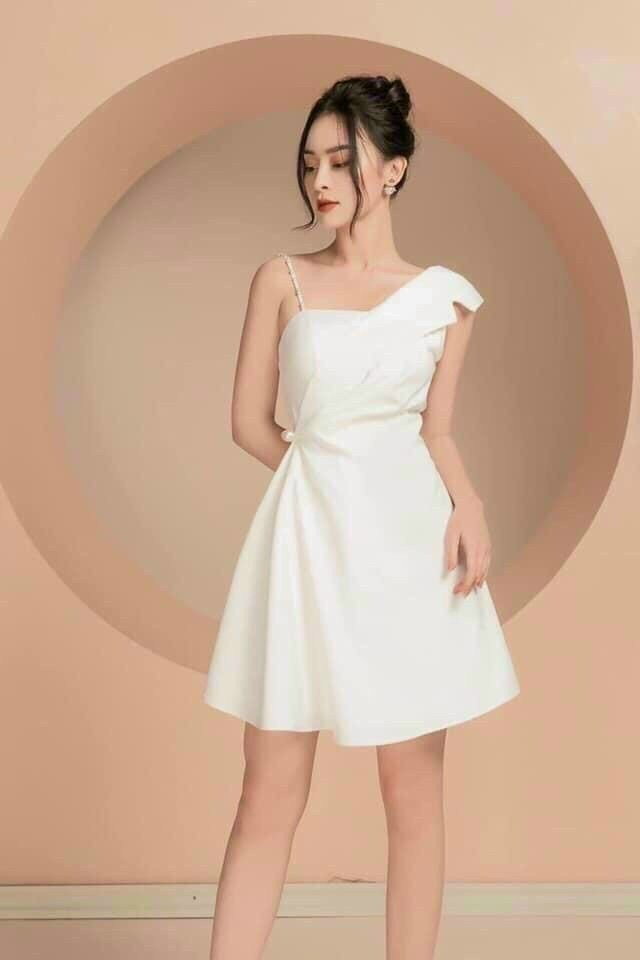Đầm lệch vai dây cườm xòe nhẹ