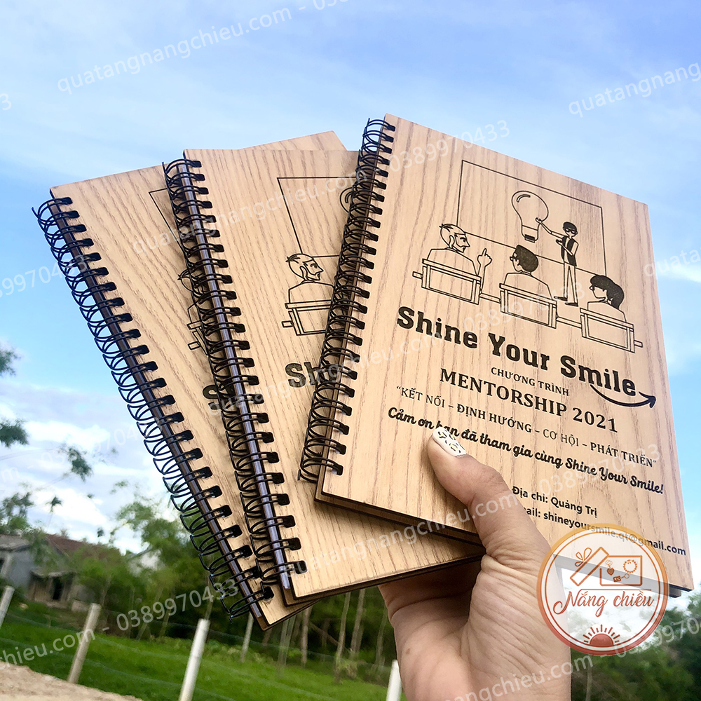 Sổ gáy lò xo_ sổ tay bìa gỗ khắc theo yêu cầu