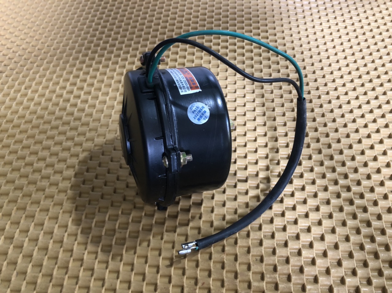 Mô tơ quạt điều hoà ô tô 12v hoặc 24v