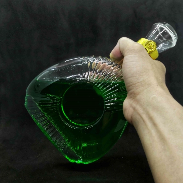 Chai Thủy Tinh Đựng Rượu 500ML cao cấp mẫu XO họa tiết vỏ sò - vỏ Chai Đựng Rượu Đẹp - Bình Thủy Tinh đựng Rượu siêu trong (C10)
