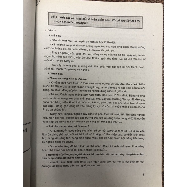 Sách - Những bài làm văn mẫu lớp 12