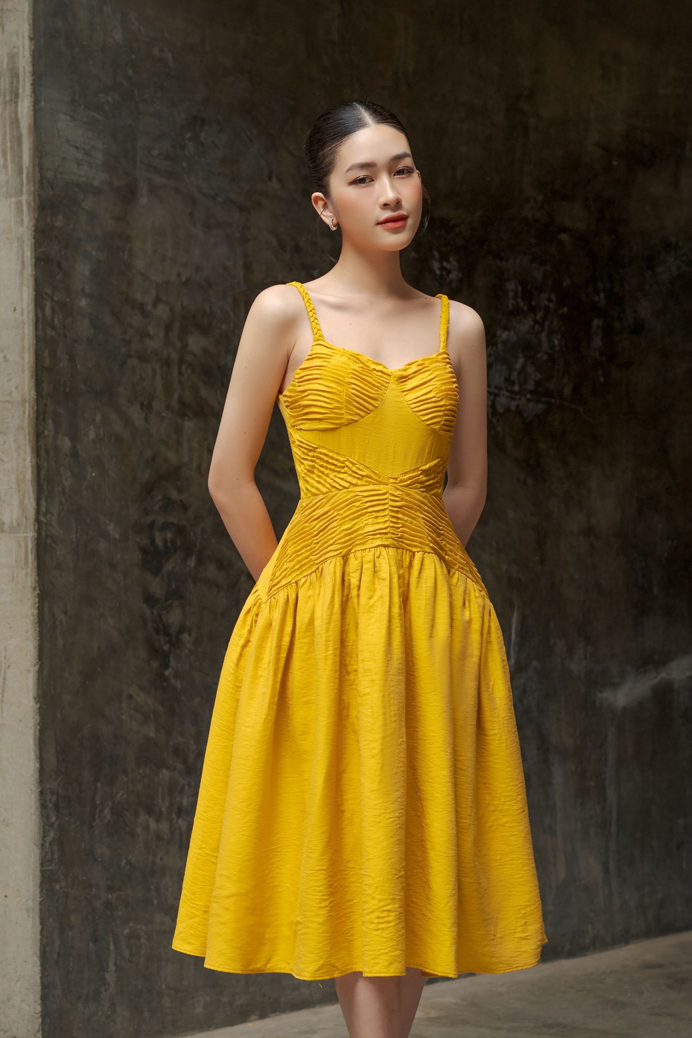 Voucher siêu sale 15% OLV - Đầm Shiny Ruched Dress