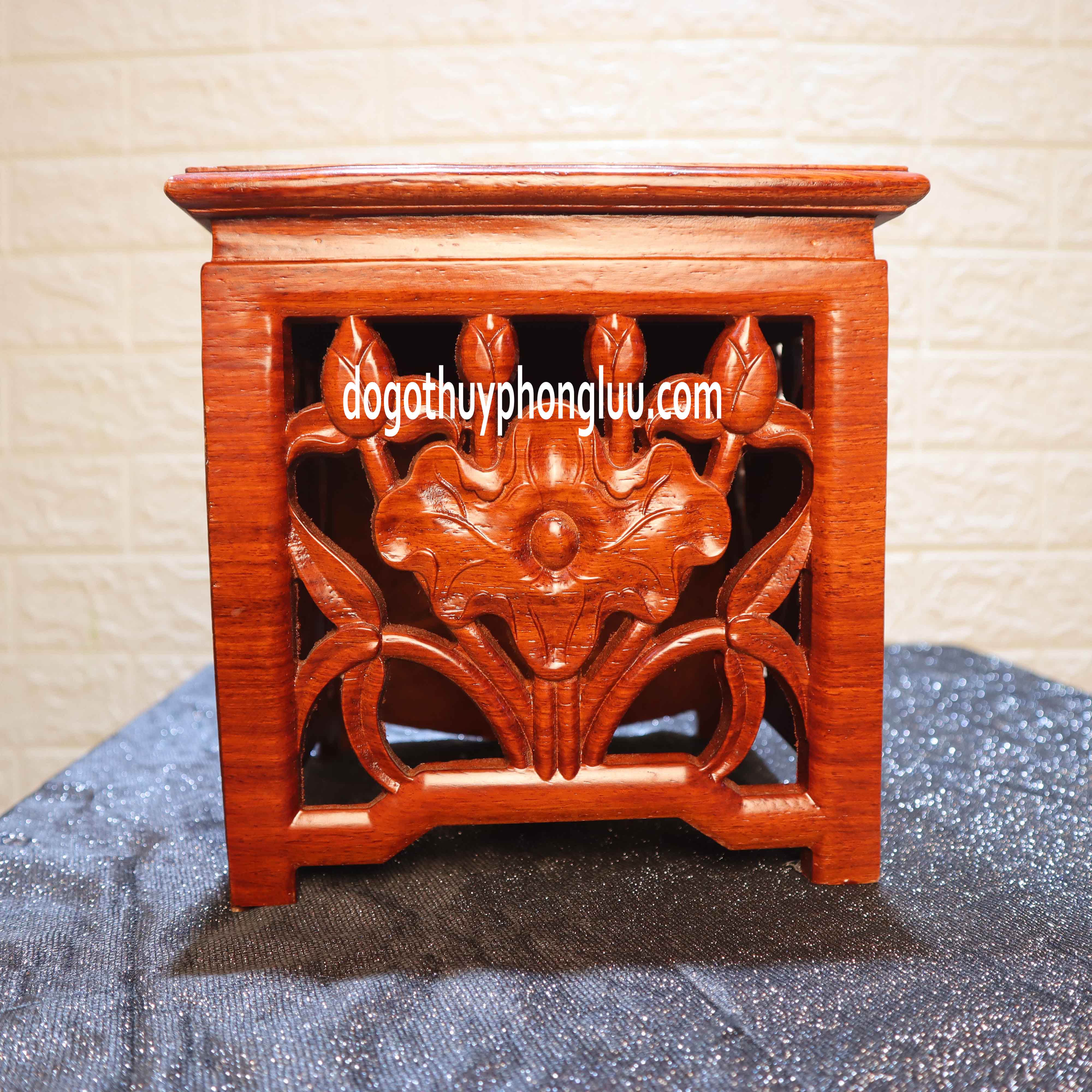 Đế hoa sen phong thủy lọng thủng gỗ hương
