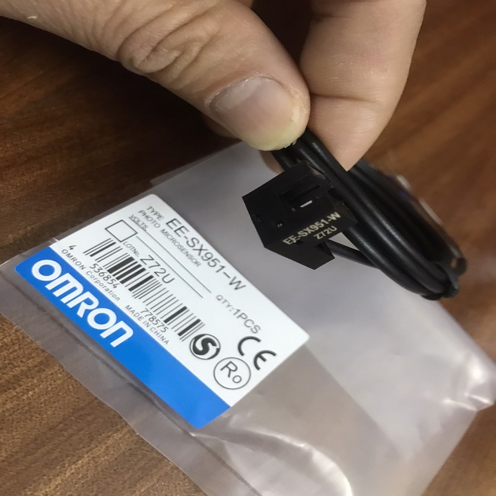 Cảm biến quang EE-SX951-W