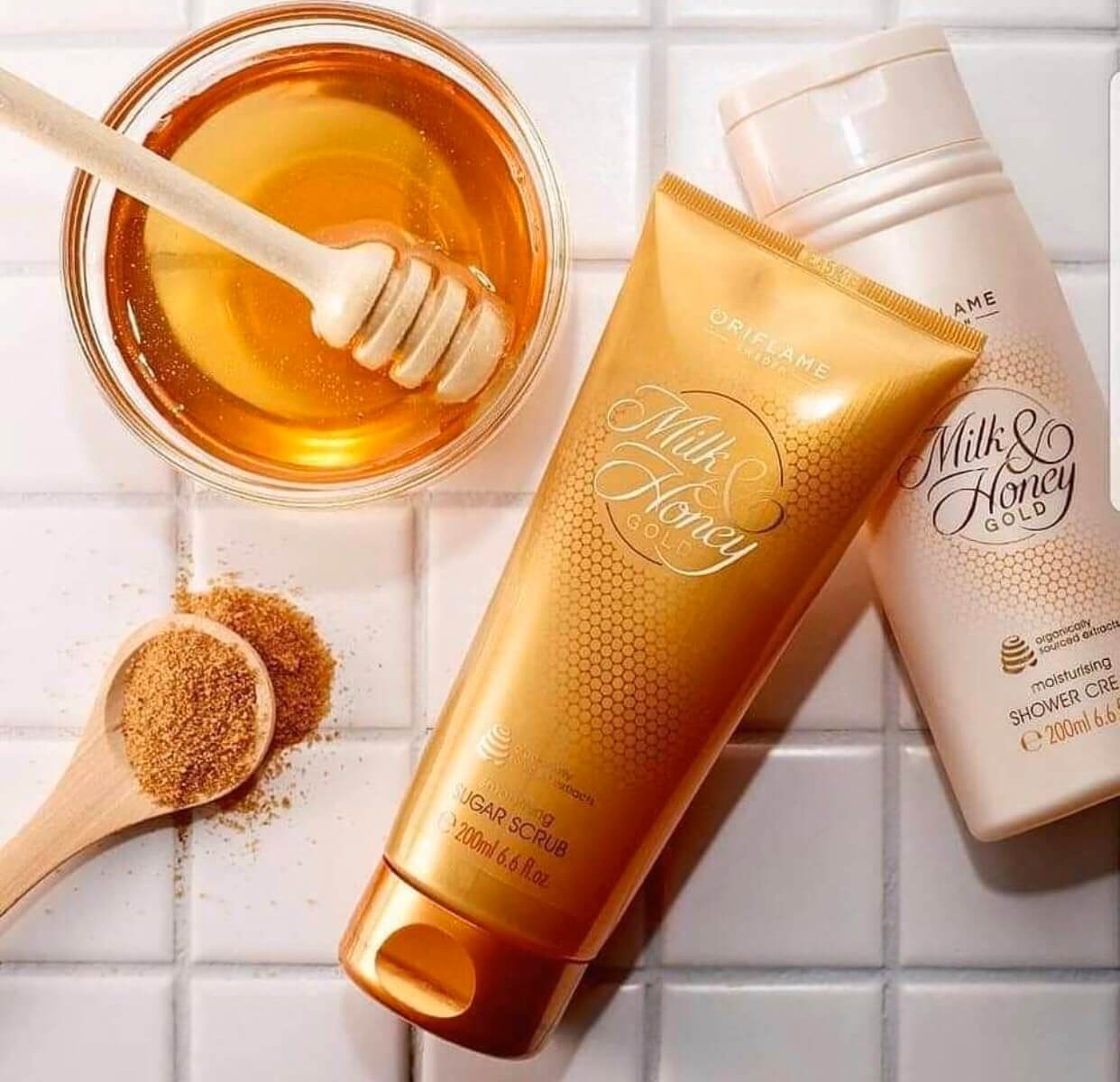 [MIỄN PHÍ VẬN CHUYỂN] [HÀNG CHÍNH HÃNG] KEM TẮM LOẠI BỎ TẾ BÀO CHẾT - MILK & HONEY GOLD SMOOTHING SUGAR SCRUB