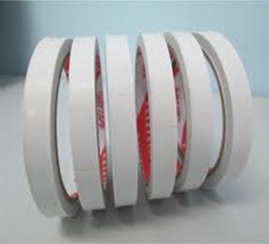 1 cây 12 cuộn băng keo hai mặt 2F4*12yard