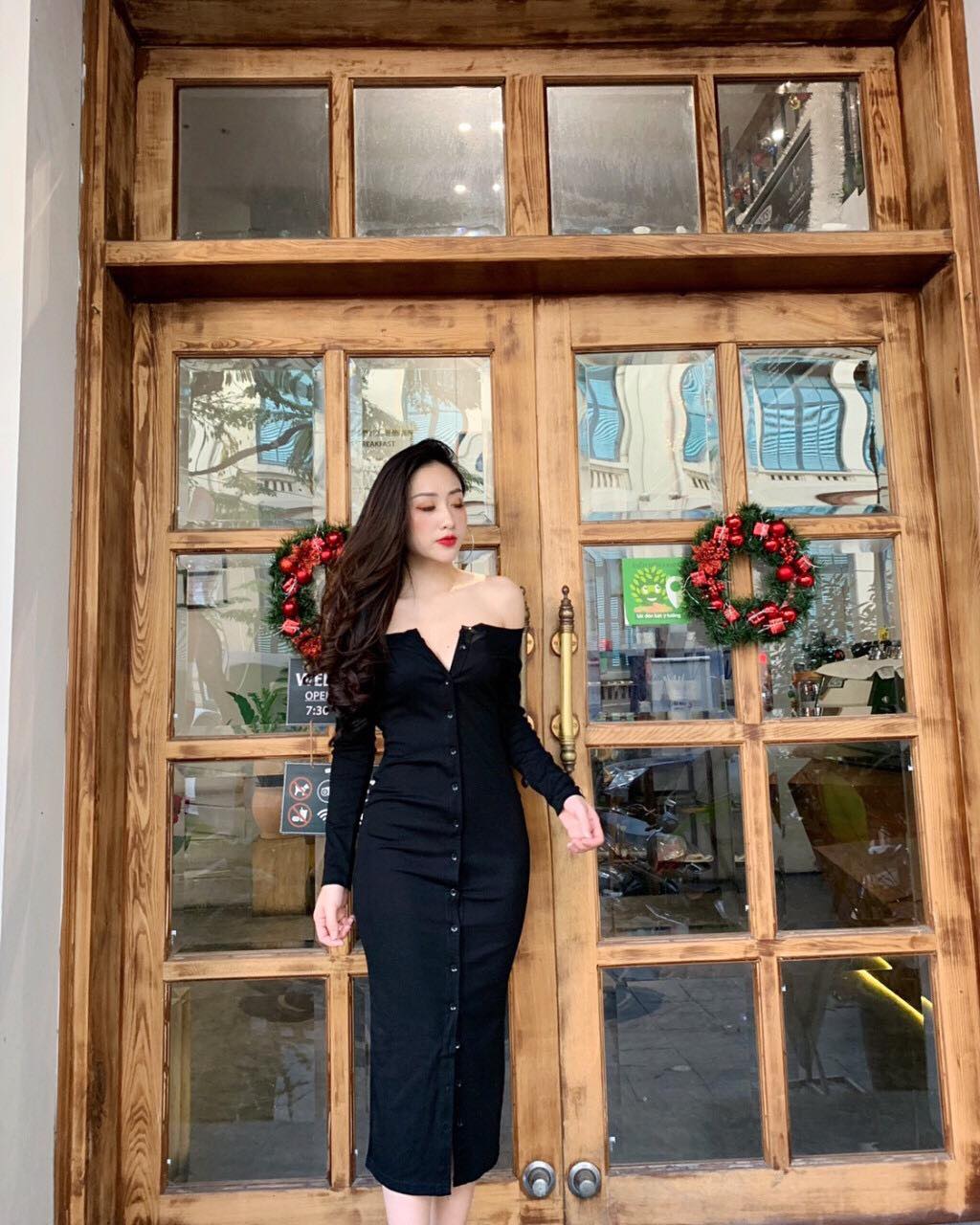 váy khuy trễ vai